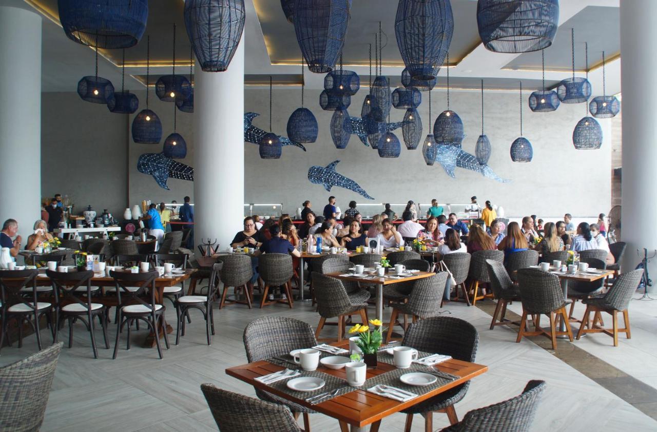منتجع رويال فيلاز ماساتلان المظهر الخارجي الصورة The restaurant at the 1018