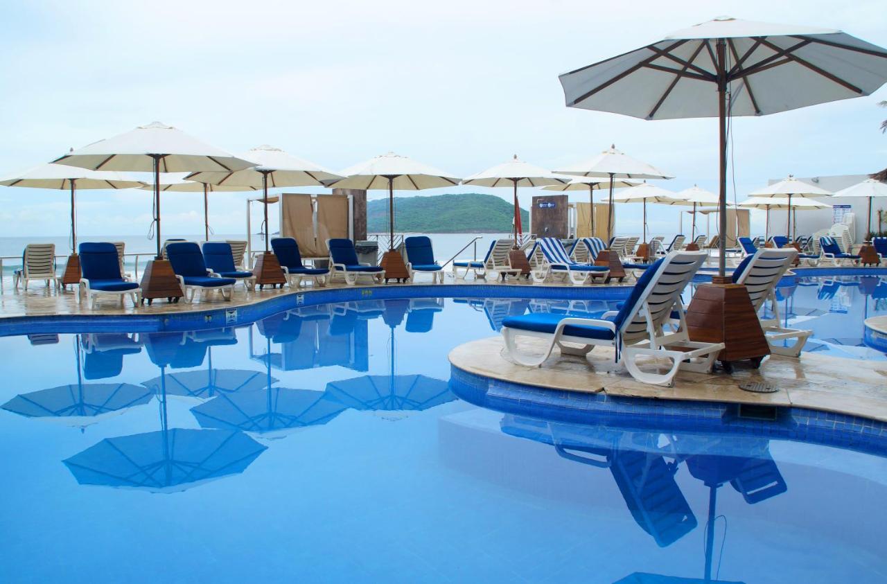 منتجع رويال فيلاز ماساتلان المظهر الخارجي الصورة The pool at the resort